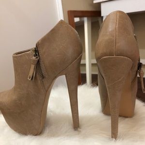 LA Altitude Nude Super Platform Booties